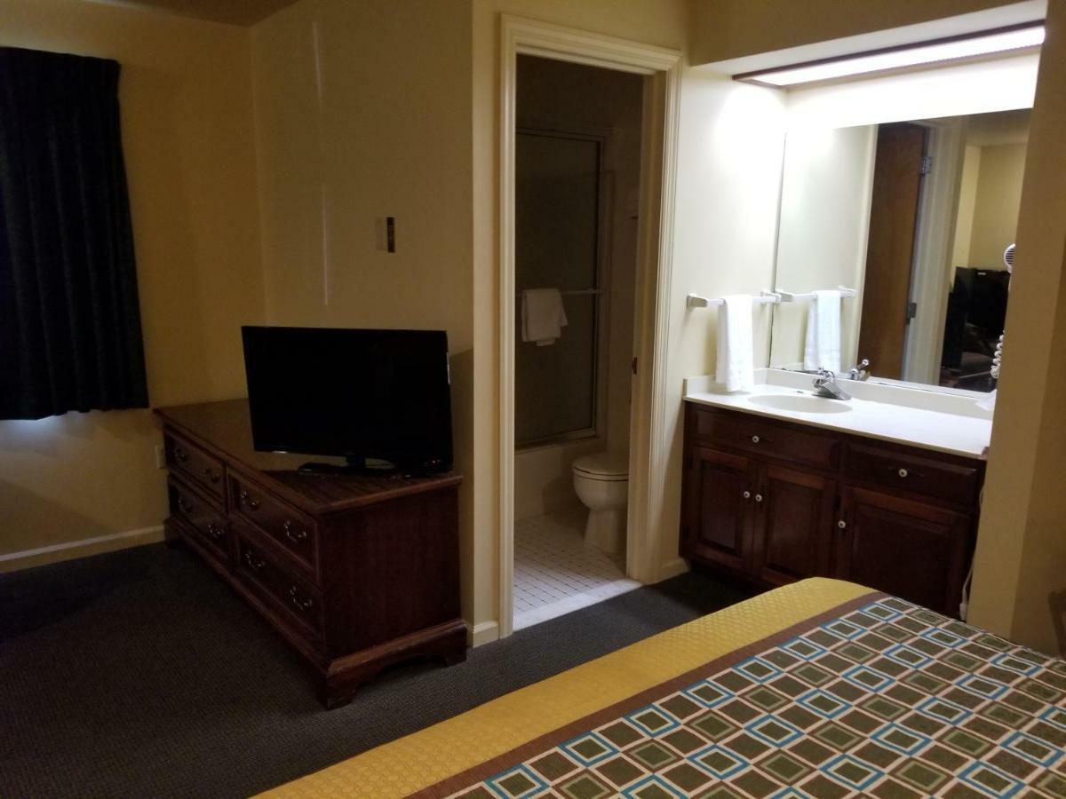 Classic Inn Lancaster Smoketown  ภายนอก รูปภาพ